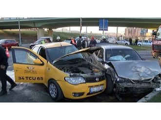 Aşırı hız ve dikkatsizlik can aldı:1 ölü, 2 yaralı