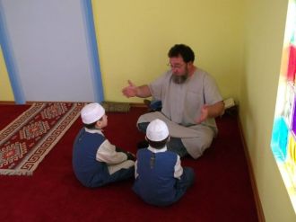 Müslüman oldu: Romanya’daki köyüne cami yaptırdı