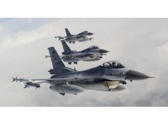 Türk jetlerine Yunan tacizi