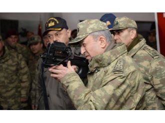 Orgeneral Akar İstanbul’daki birlikleri denetliyor