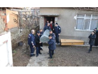 Anne ve oğlu soba kurbanı