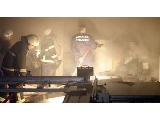 Mobilya atölyesinde yangın