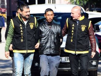 Dua kitabı satarken gasp yaptı