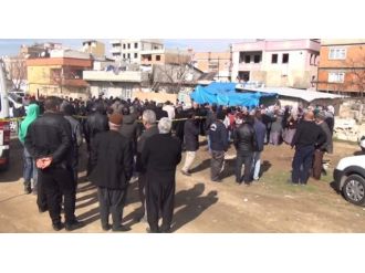 Jandarma tüm köyü koruma altına aldı