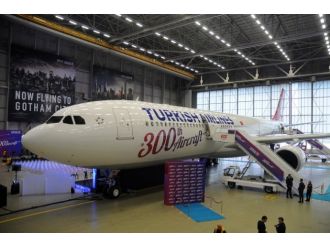 THY 300. uçağını teslim aldı