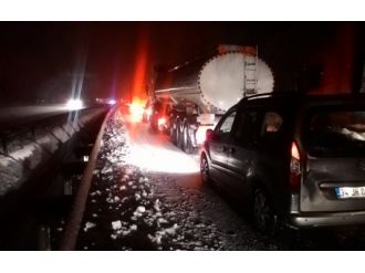 Kayan TIR yolu kapattı: 15 kilometrelik kuyruk oluştu