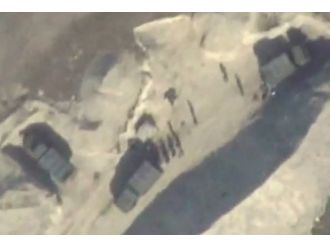 Azerbaycan Ermenistan’ın zırhlı araçlarını vurdu