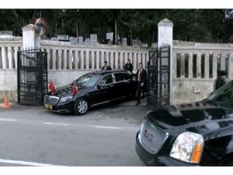 Erdoğan anne ve babasının kabrini ziyaret etti