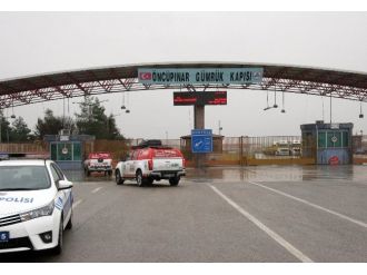 Suriye sınırında çadır kent kuruluyor