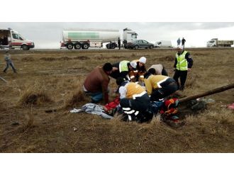 Suriyelileri taşıyan minibüs kaza yaptı: 1 ölü, 26 yaralı