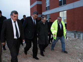 Bakan Kılıç, yağmur-çamur dinlemedi