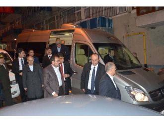 Bakanlardan şehit ailesini ziyaret