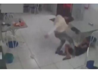 Genç kadından hırsıza unutamayacağı ders