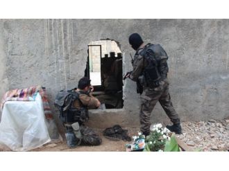 23 No’lu binadan 6 binaya kanalizasyon geçişi !