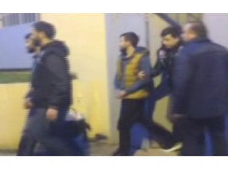 Sultangazi’de kahvehaneyi tarayanlar tutuklandı