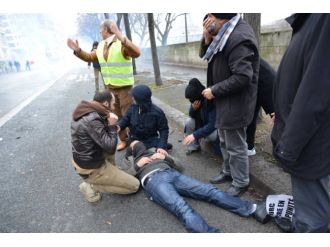 Fransa polisinden PKK yandaşlarına müdahale: 17 gözaltı