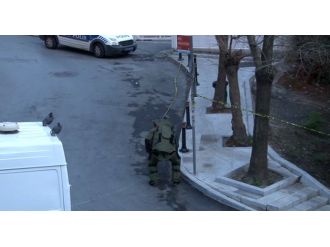 Beyaz TV yakınlarından bomba paniği