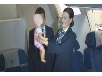 Alkışlar THY’nin kabin ekibine bebeğin hayatını kurtardılar