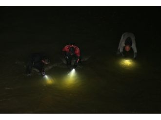 Cinayet bıçağını balık adamlar aradı