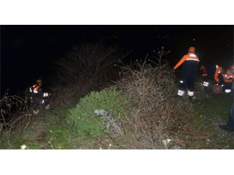 Otomobiliyle 250 metreden ölüme uçtu