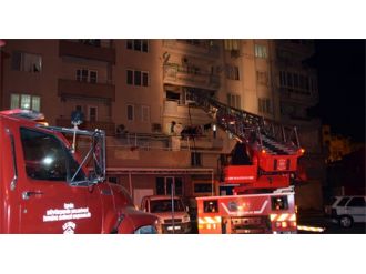 5 katlı binada yangın paniği!