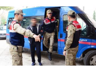 Üzerinden 100 bin liralık sahte para çıktı