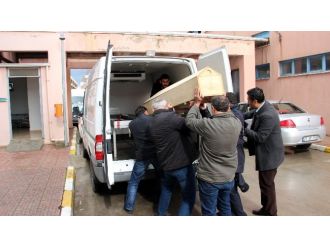 Eşiyle barışmasına engel olan kızını vurup intihar etti