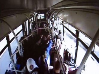 Fenalaşan yolcu otobüsle hastaneye kaldırıldı