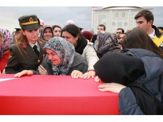 Bu acıya yürek dayanmaz: "Ne olur gitme"