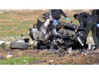 Bomba yüklü araç infilak etti