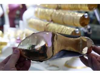 23 bin liralık altın ayakkabı