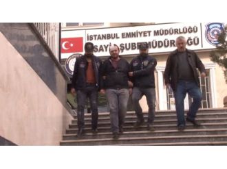 Sevgilisiyle gezerken parası bitince banka soydu