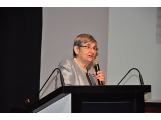 Canan Karatay’dan lahmacun savunması: "Geleneksel yemeğimiz"