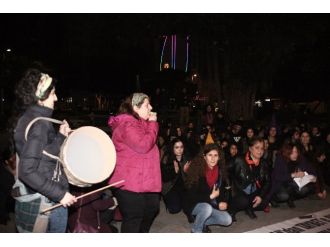 Kadınlardan şiddete sesli eylem