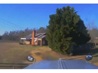 Davetsiz misafir eve böyle daldı