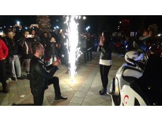 Motorcunun evlilik teklifi böyle olur