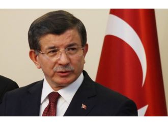 Başbakan Davutoğlu Ukrayna’ya gitti