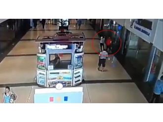 Alışveriş merkezinde korkunç infaz