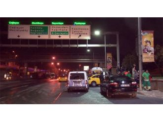 Ticari taksi park halindeki araca çarptı: 1 yaralı