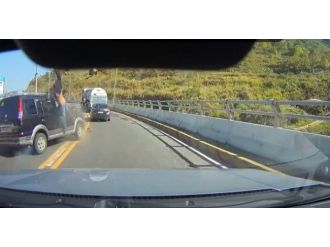 Havada defalarca takla attı !