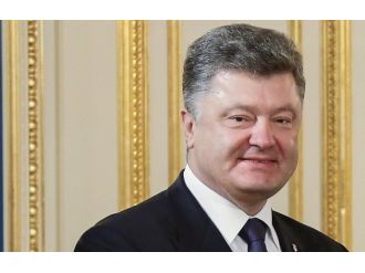 Poroşenko Başbakan Yatsenyuk’un istifasını istedi