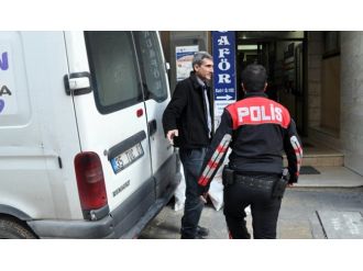 AK Parti binasında gerginlik: 1 gözaltı