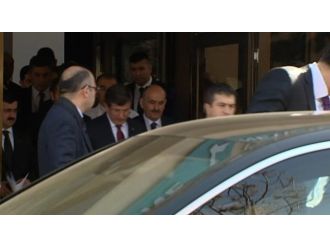 Başbakan yaralıları ziyaret etti