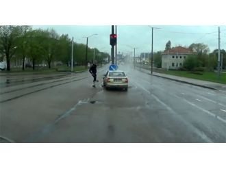 Kendi etti kendi buldu