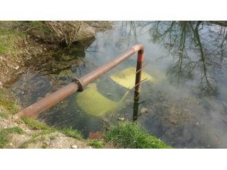 Derede bulunan otomobilden ceset çıktı