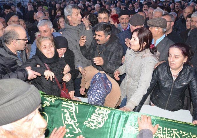Terör Kurbanı Gülşen Yıldız, Gözyaşları İle Toprağa Verildi