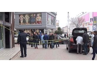 Cebindeki telefon hayatını kurtardı