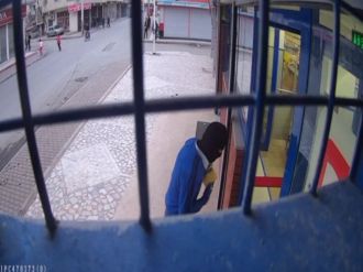 Markete bombalı saldırı kamerada !