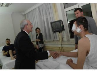 Kılıçdaroğlu GATA’daki yaralıları ziyaret etti