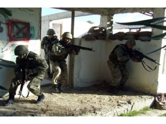 Sur’da sıkışan teröristler teslim oluyor